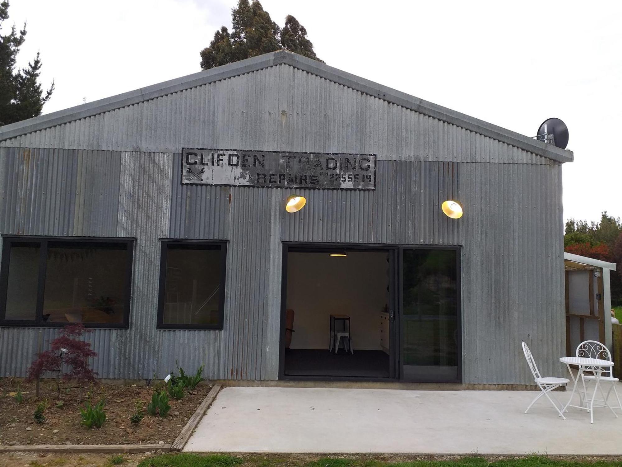 Clifden Pitstop Eastern Bush Room photo